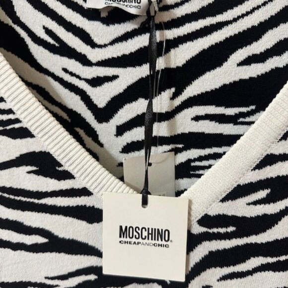 Moschino Cheap and Chic animal print sweater, Italian size 48, US 12, NWT - Picture 2 of 4
